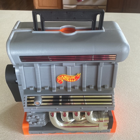 1999 Mattel Hot Wheels V-8 Engine Sto & Go 24 car carrying case with handle - Picture 2 of 10